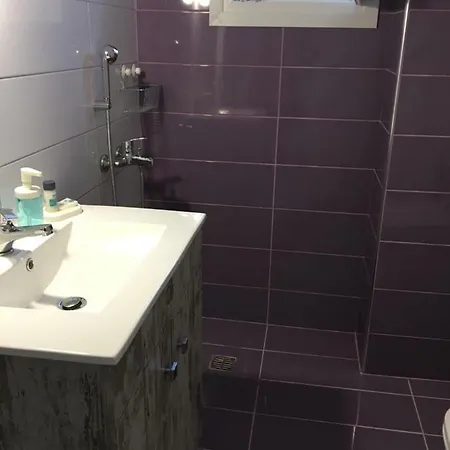 ζακ ηομε Apartment Sarakinadhon