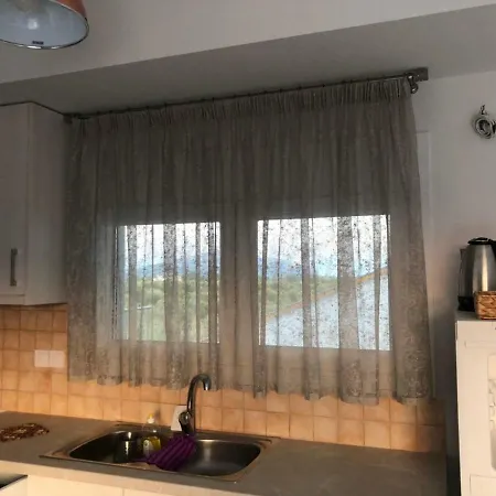 ζακ ηομε Apartment Sarakinadhon